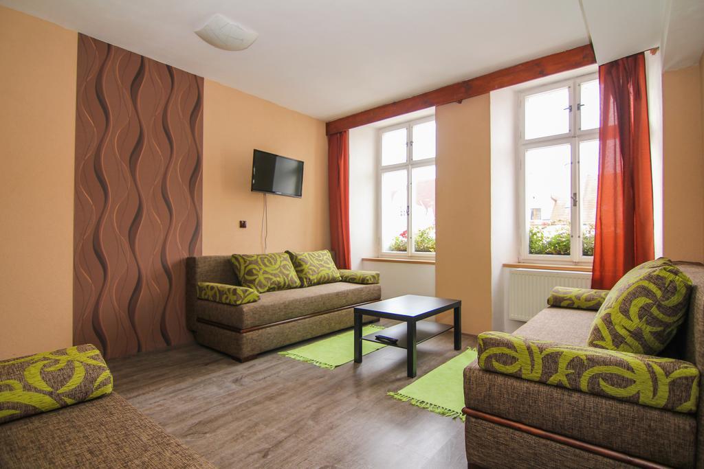 Hotel Sokolsky Dum Domažlice Zimmer foto